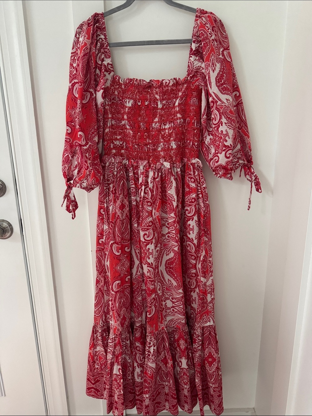 Tuckernuck Cara Cara Jazzy Red White Paisley Print Smocked Midi Dress M - Picture 9 of 13
